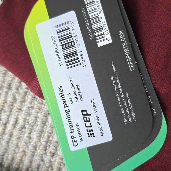 CEP Compression Bundle SIZE Small - Picture 3 of 5